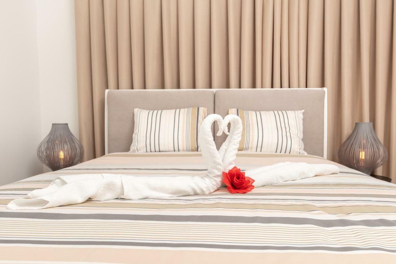 Bhf Residences Ying Yang Calheta  Esterno foto